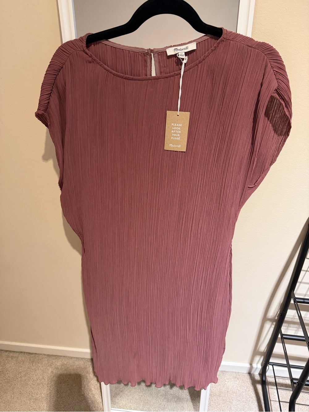 Pleated Short Sleeve Shift Dress in Mauve - Picture 2 of 4